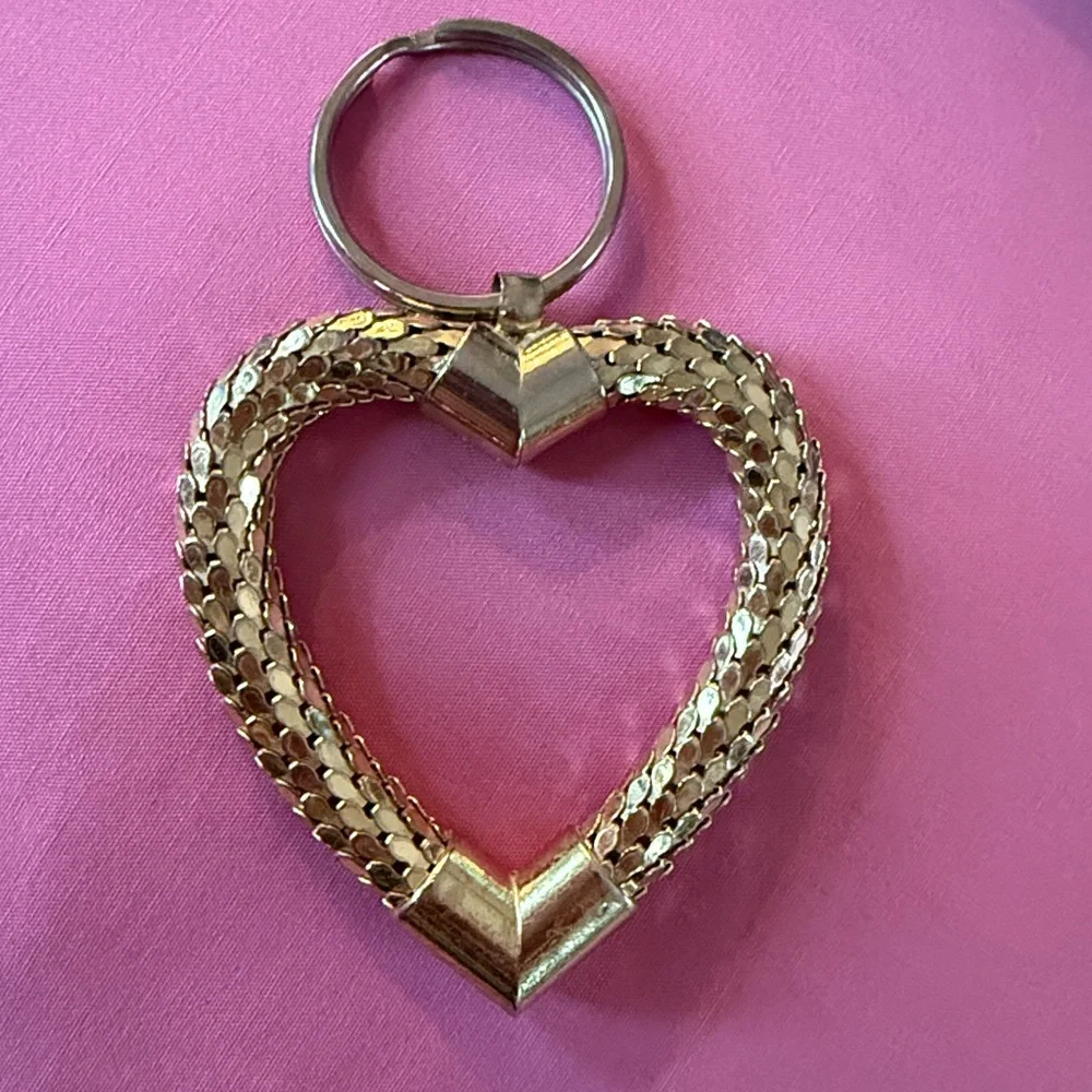 Vintage Whiting & Davis Gold Tone Mesh Heart Keychain Key‎ Ring Fob